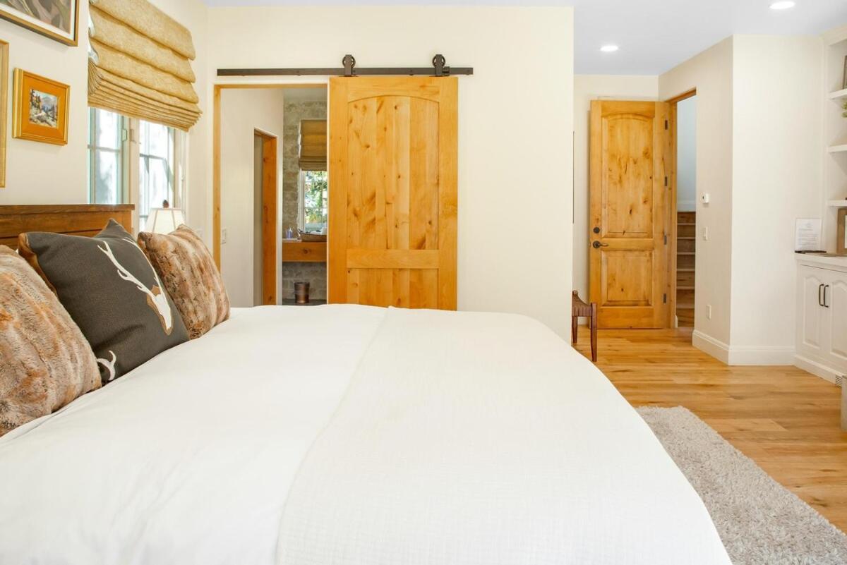 Luxury Warm Springs River Home view 5