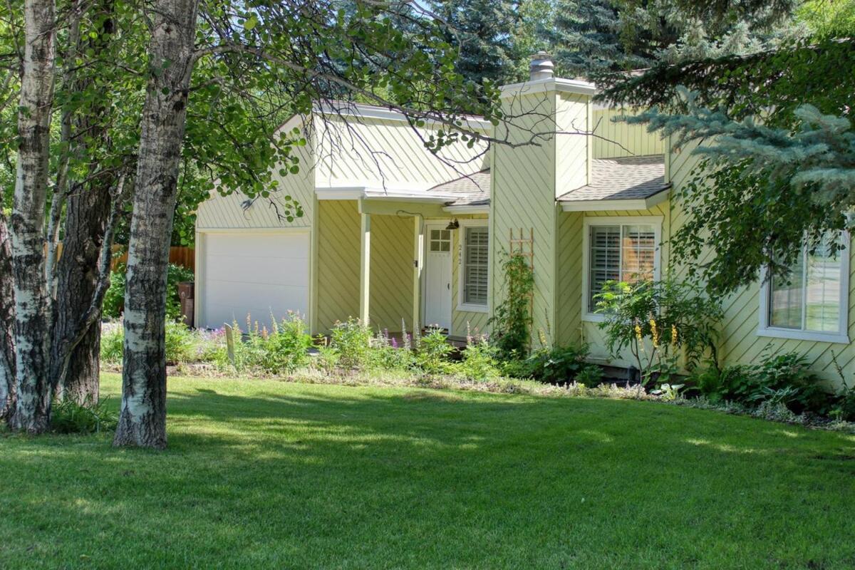 Ketchum Vacations - Cozy Ketchum Home - Dog-Friendly Yard, Hot Tub! - Property Image 3