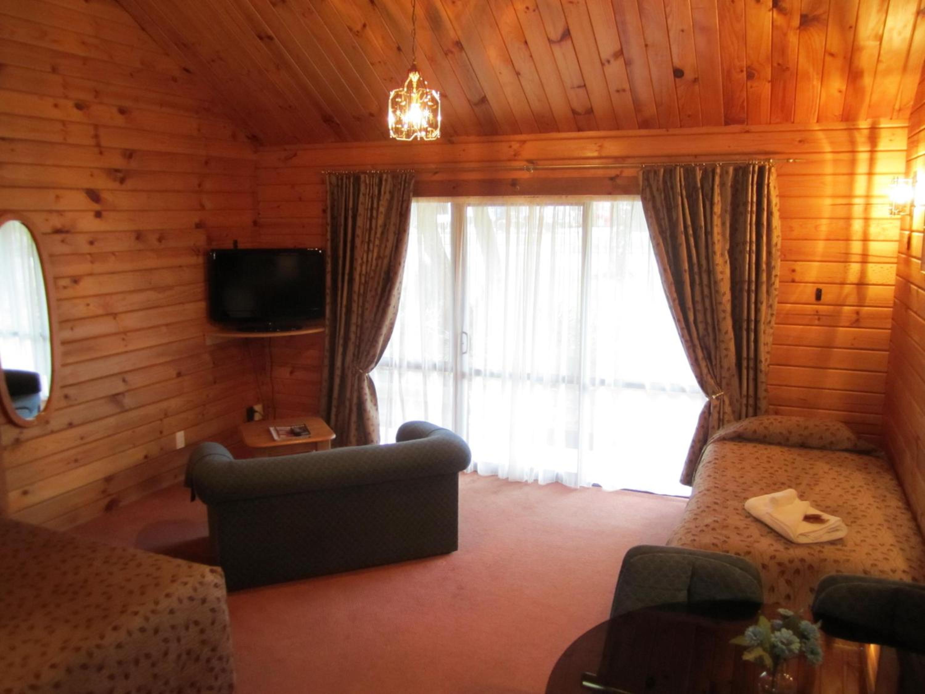 Alpine Lodge Motel