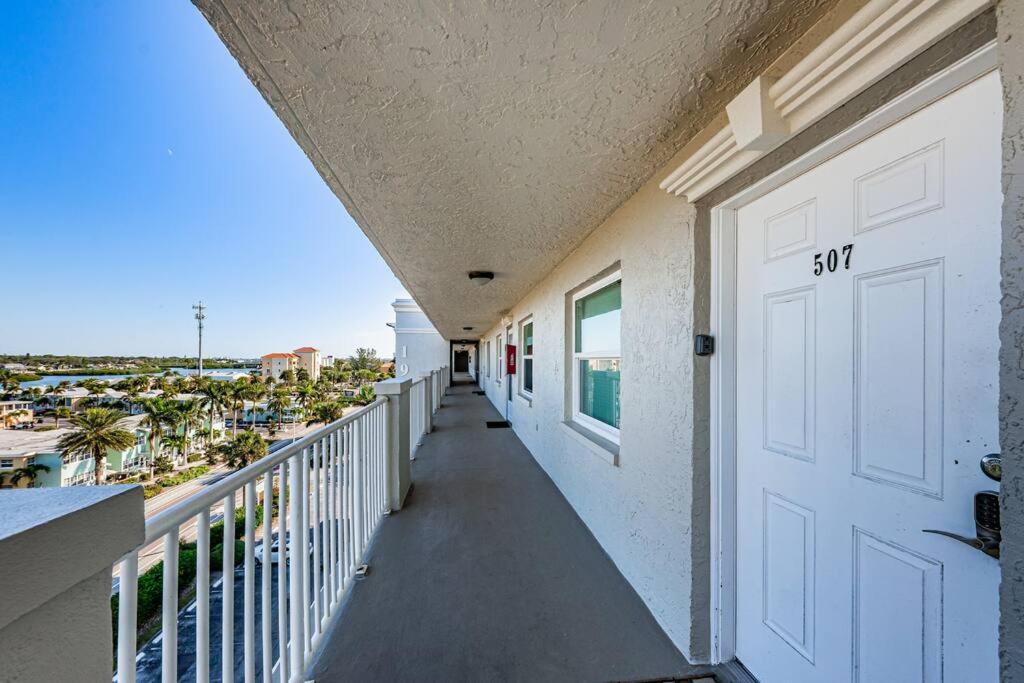 Resort living Beachfront Suite