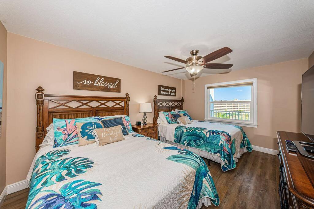 Resort living Beachfront Suite