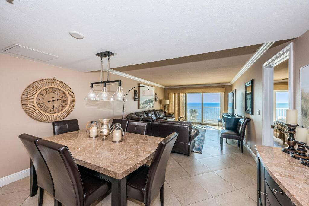 Resort living Beachfront Suite