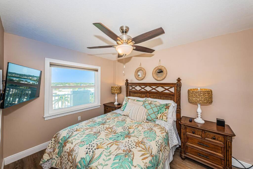 Resort living Beachfront Suite