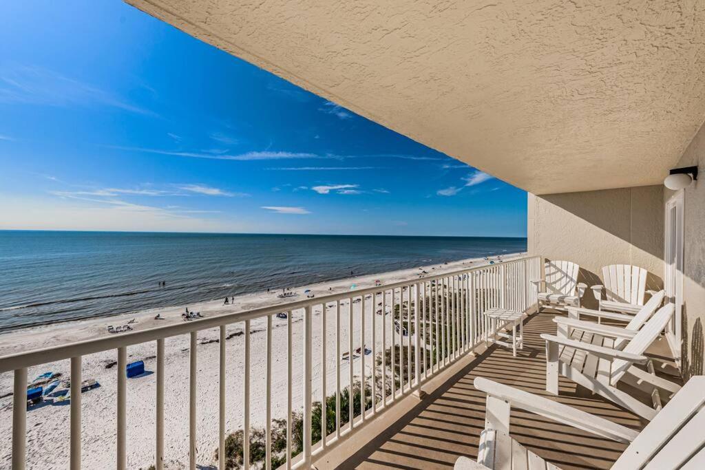Resort living Beachfront Suite