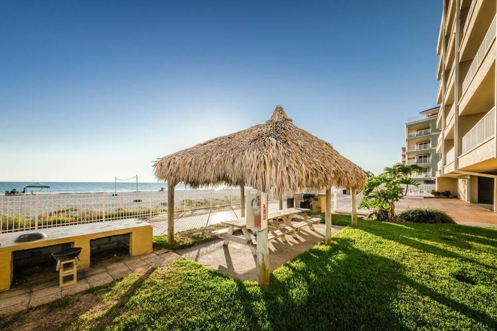 Resort living Beachfront Suite