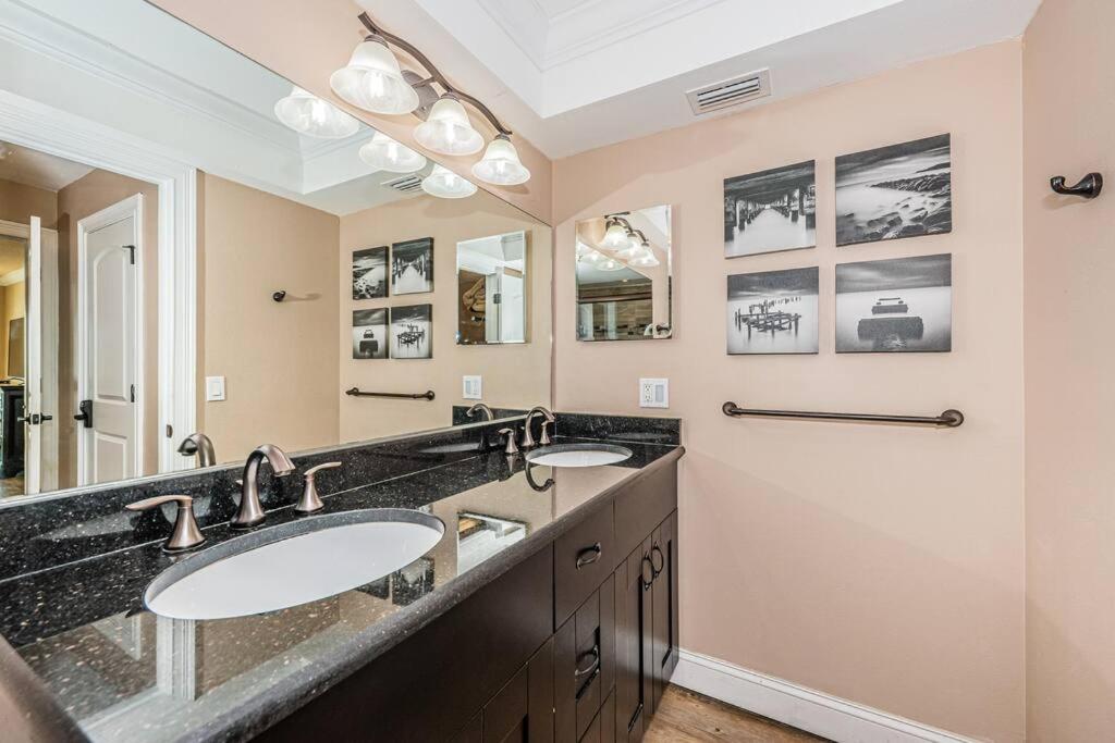 Resort living Beachfront Suite