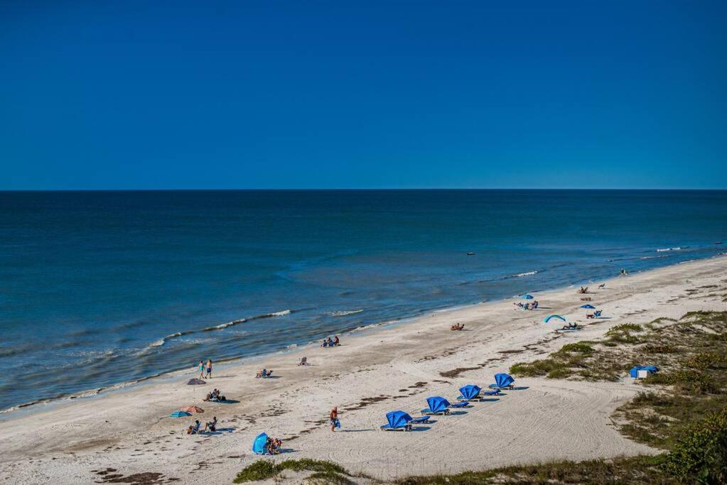 Resort living Beachfront Suite