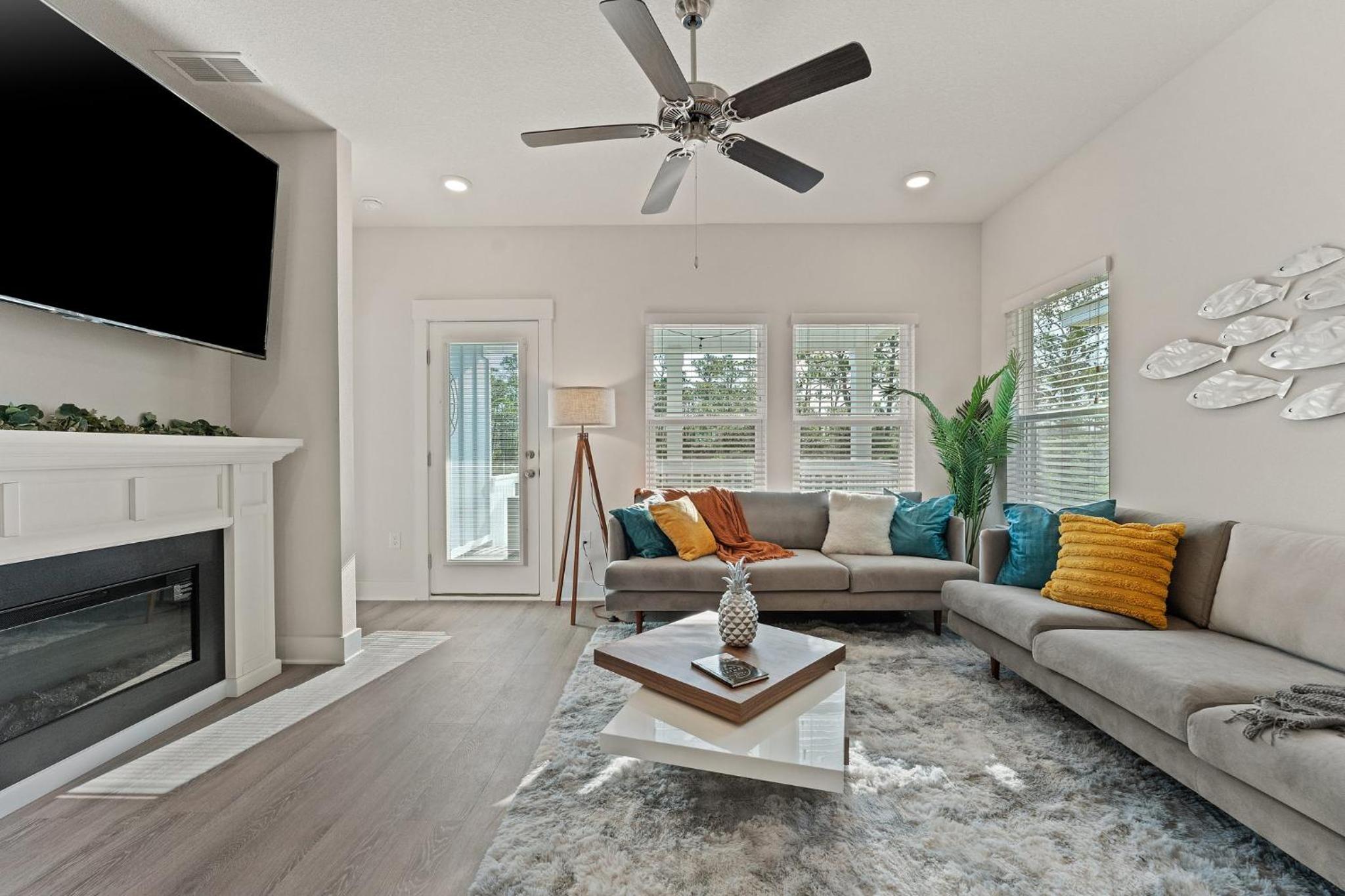 Perdido Key Vacations - Mins to the Beach/King Beds/Arcade-Snowbird Deals! - Property Image 1