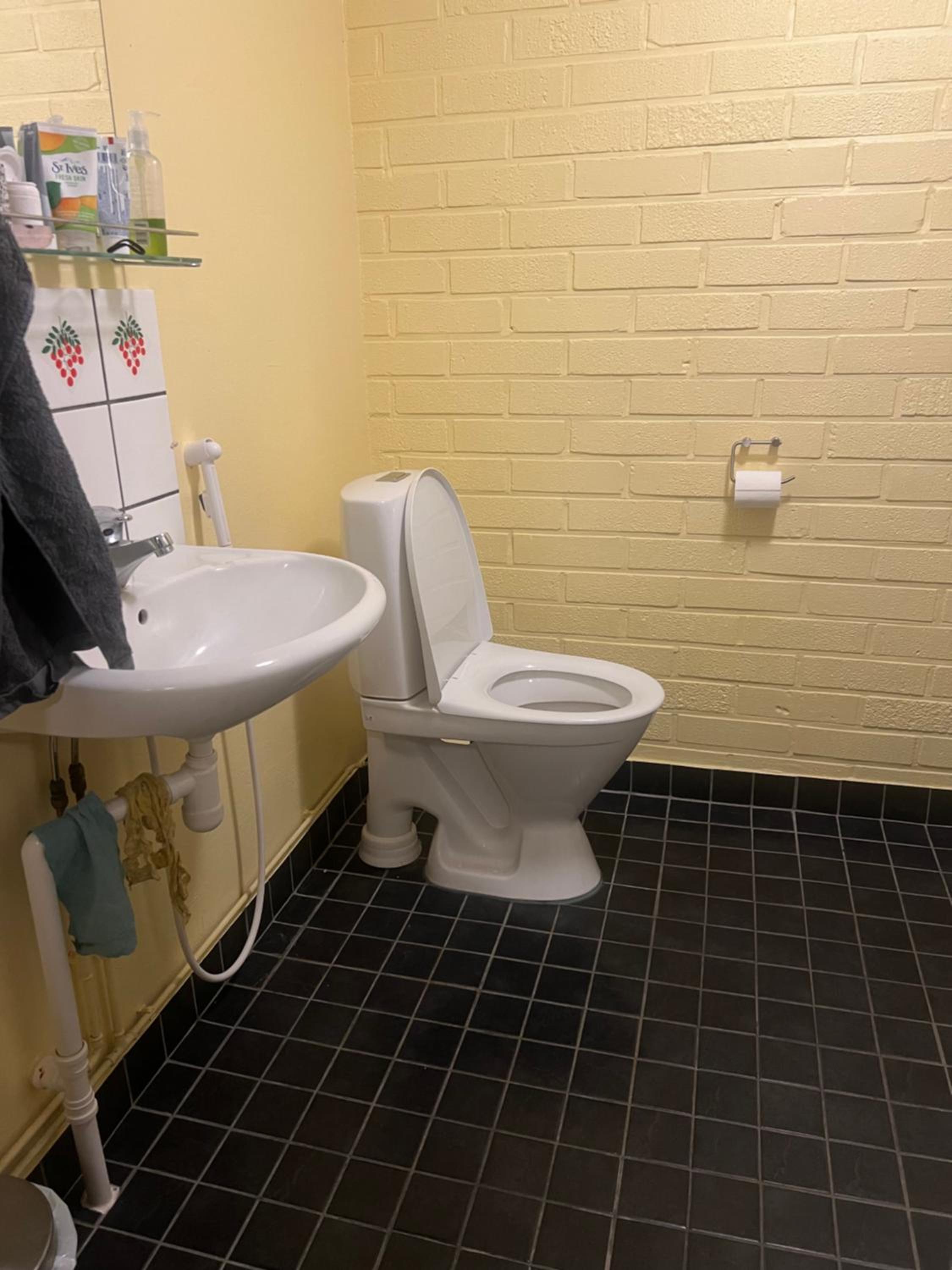Private room in a shared detached house