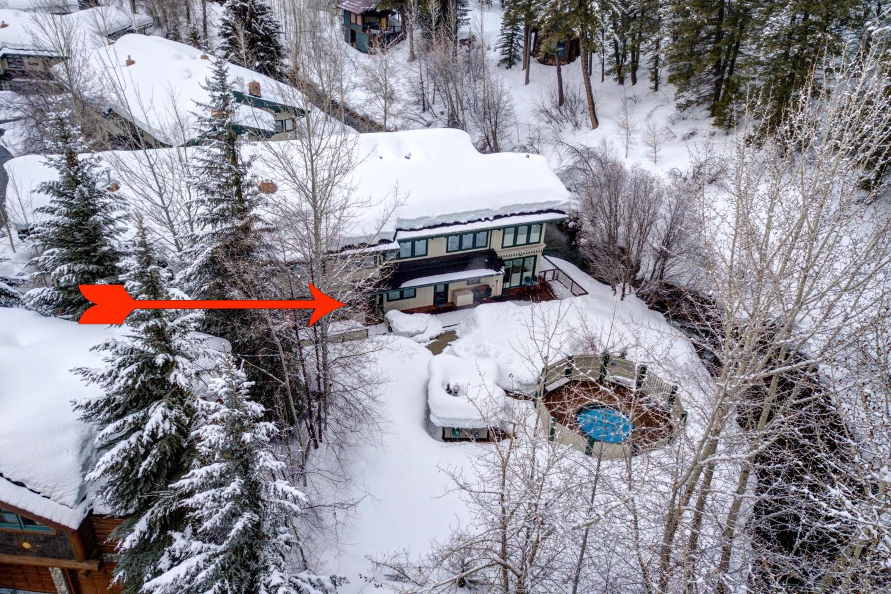 Ketchum Vacations - Luxe Prospector Condo Steps to Lift with Hot Tub - Property Image 5