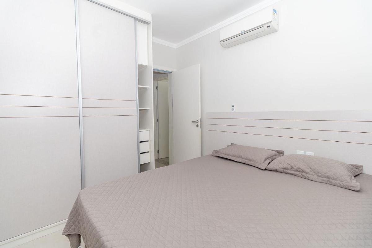 364 - Apartamento em Bombas com piscina