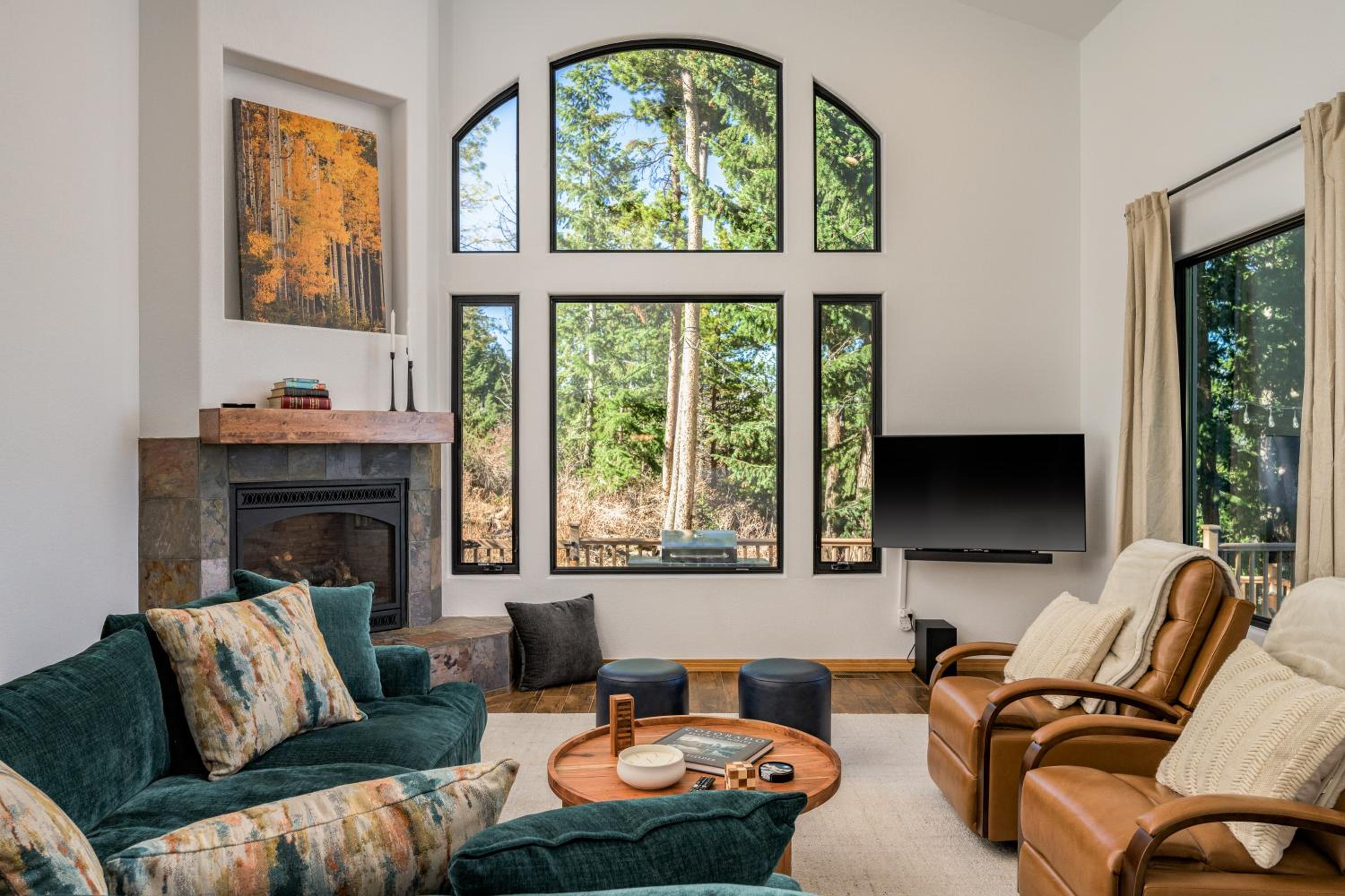 Stay in Evergreen - Denver Mountain Escape view 2