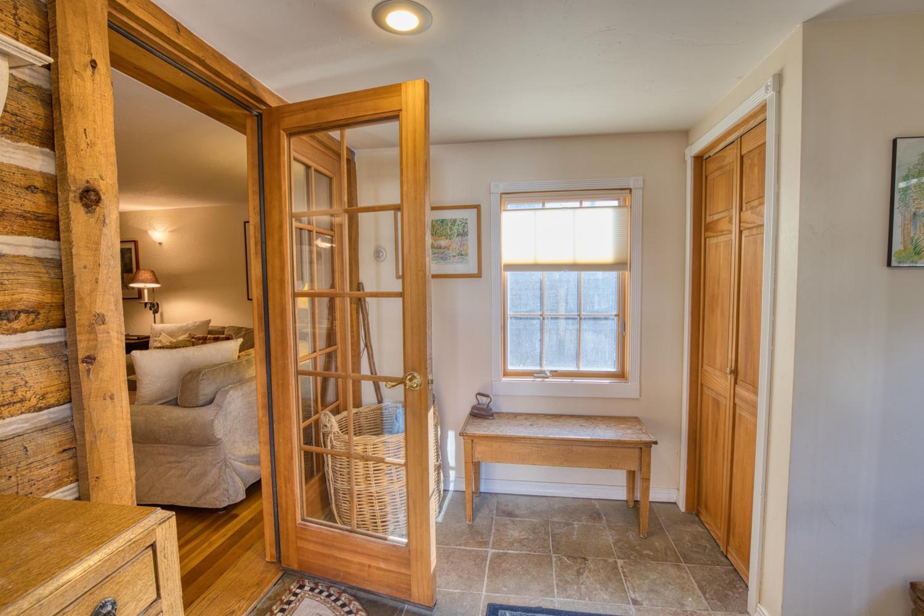 Charming Ketchum Cottage with Gourmet Kitchen view 4