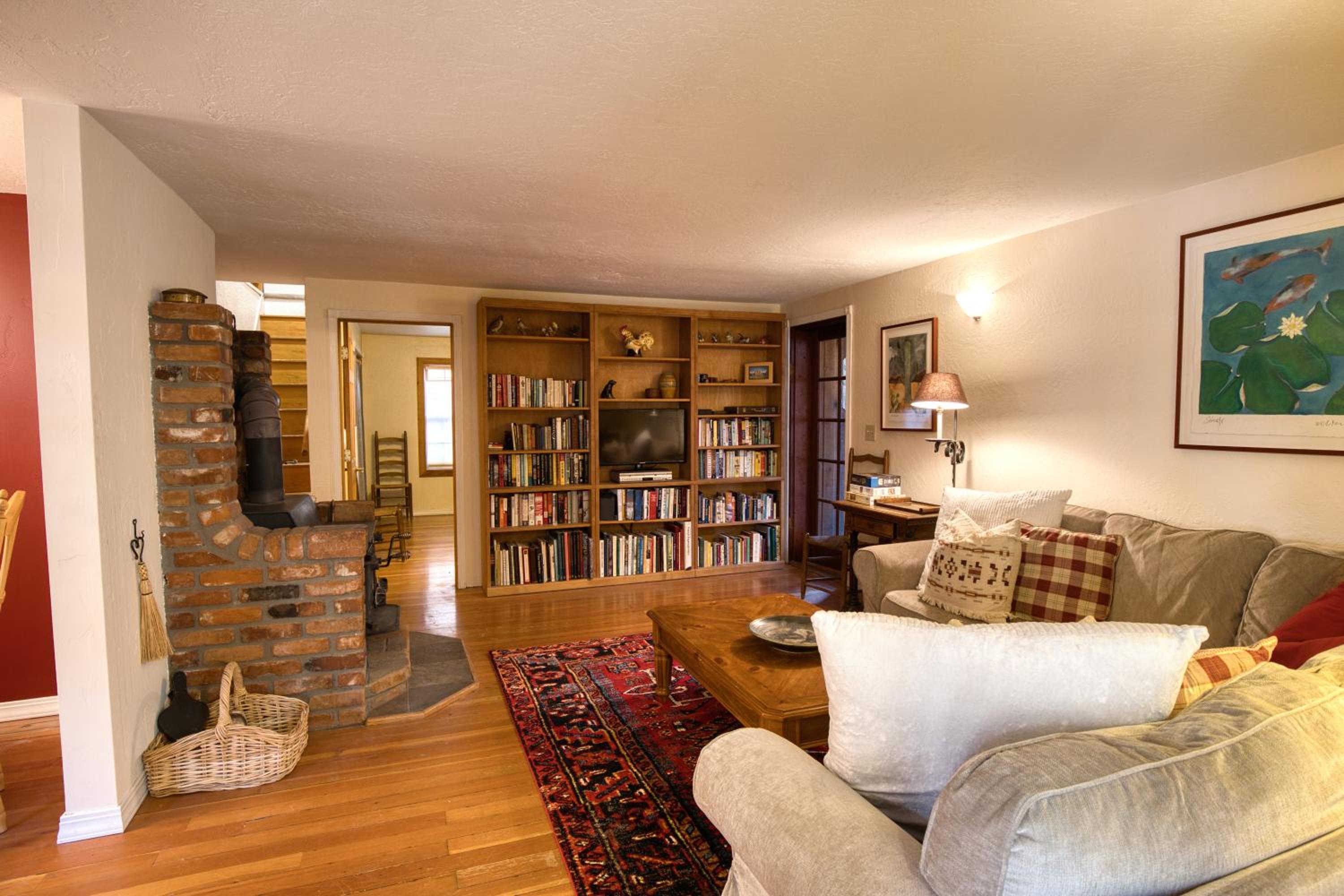 Charming Ketchum Cottage with Gourmet Kitchen view 5