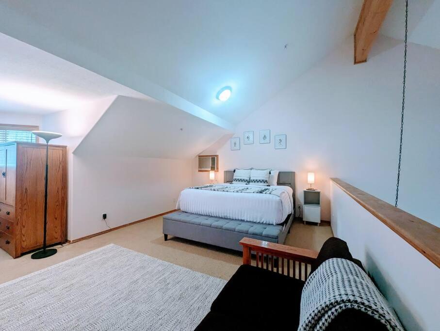 Chicamon Springs Lodge by FantasticStay
