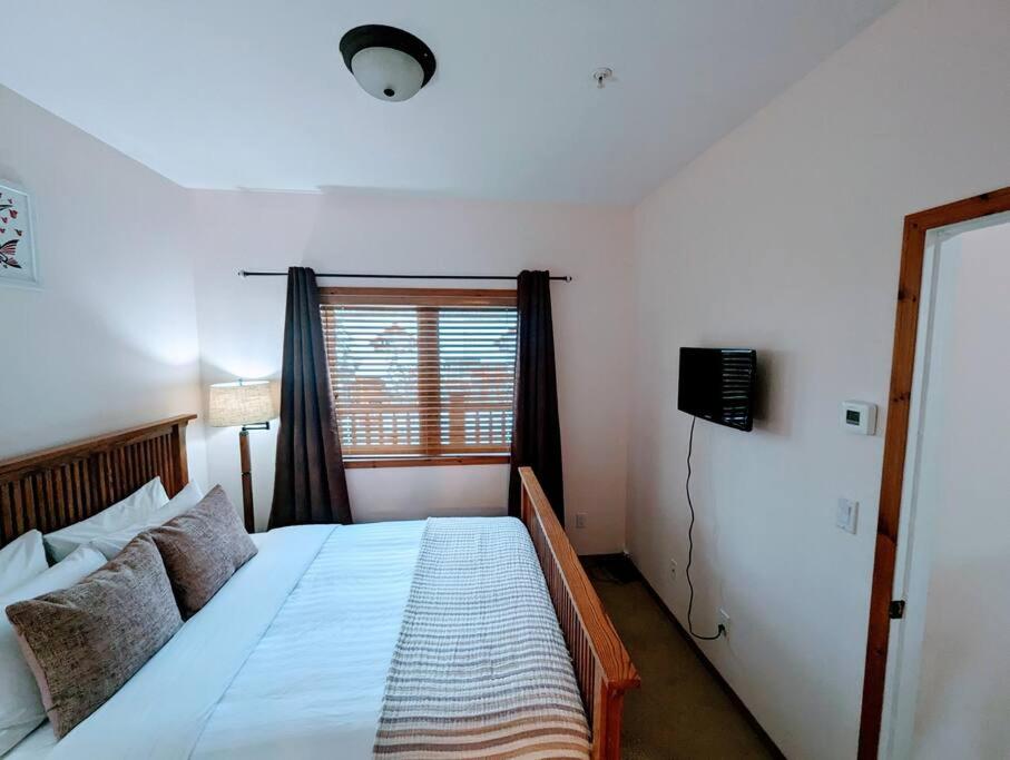Chicamon Springs Lodge by FantasticStay