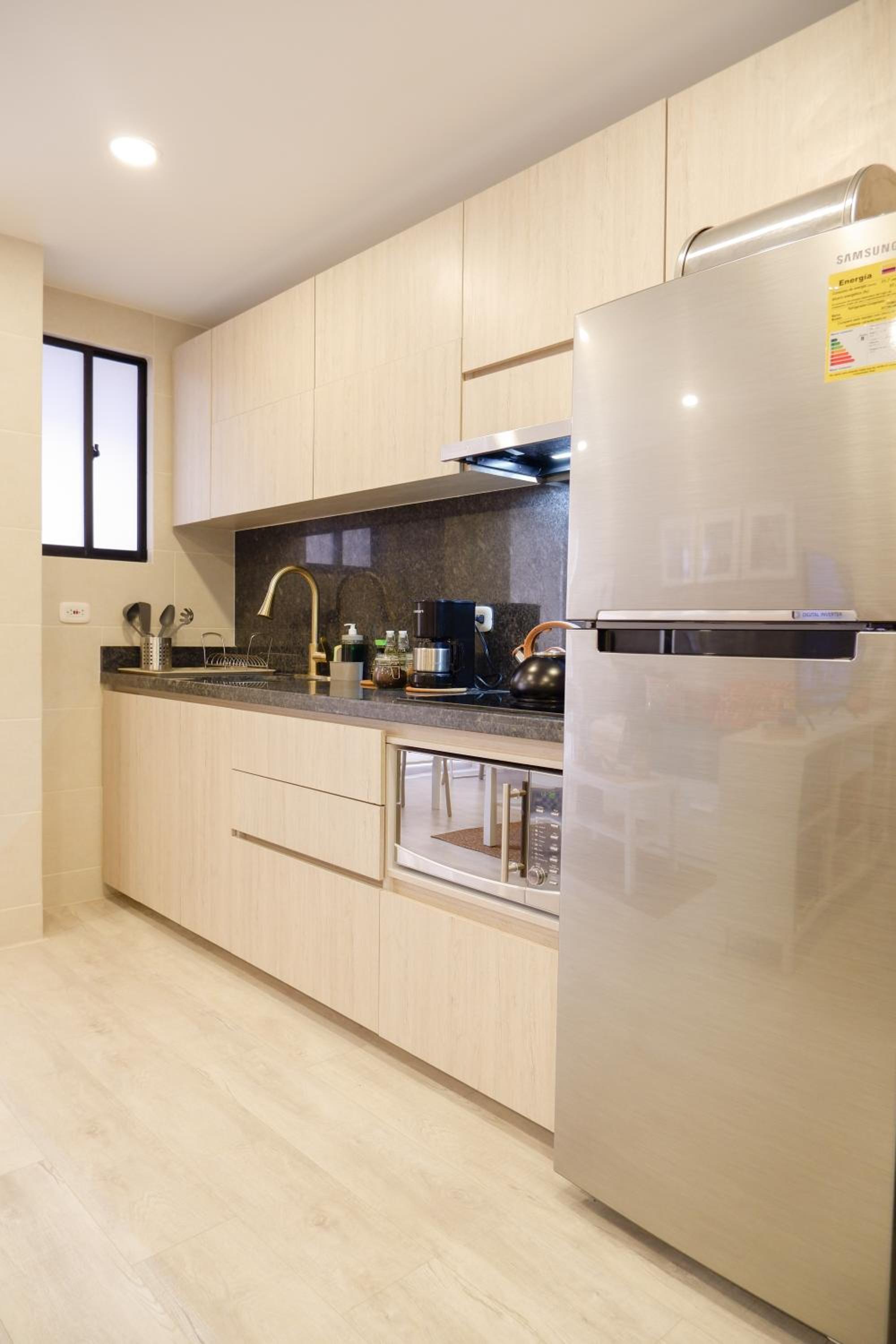 The Petit Flat - Bright & stylish studio apartment near Unicentro