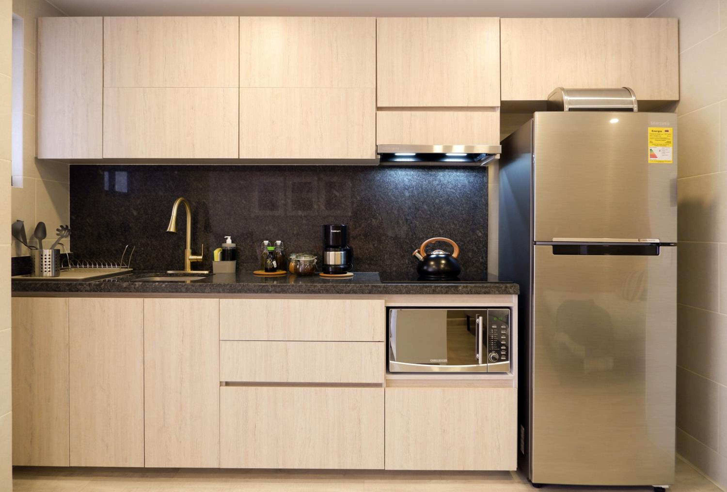 The Petit Flat - Bright & stylish studio apartment near Unicentro