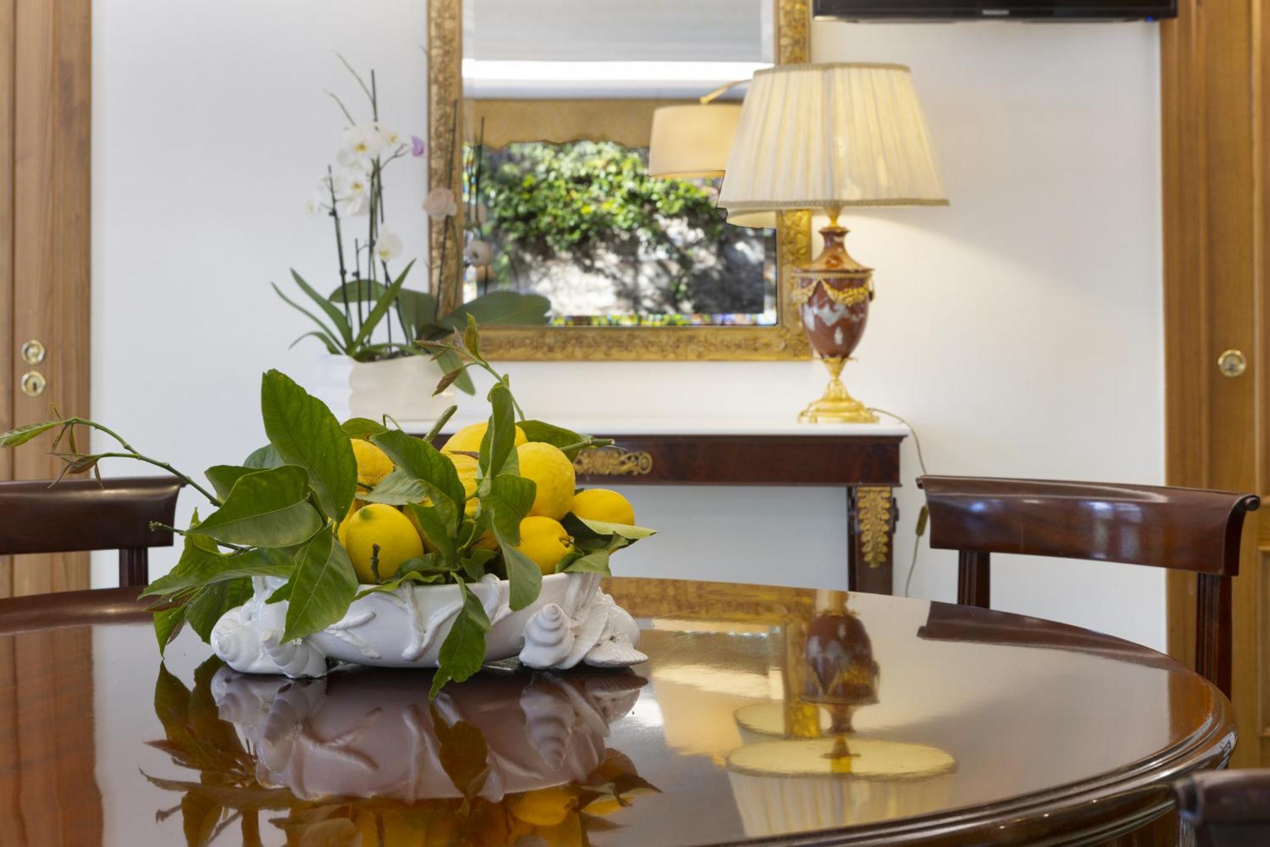 SorrentoVibes - Villa in Sorrento Center with gardens and outdoor space