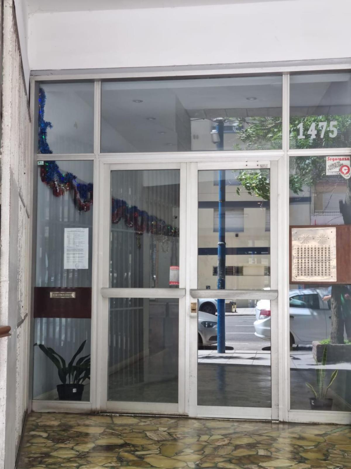 Depto de 2 ambientes zona Guemes (2)