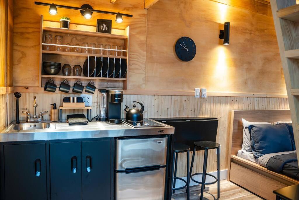 Sunflower Suite - The Dordean Suites of Chester