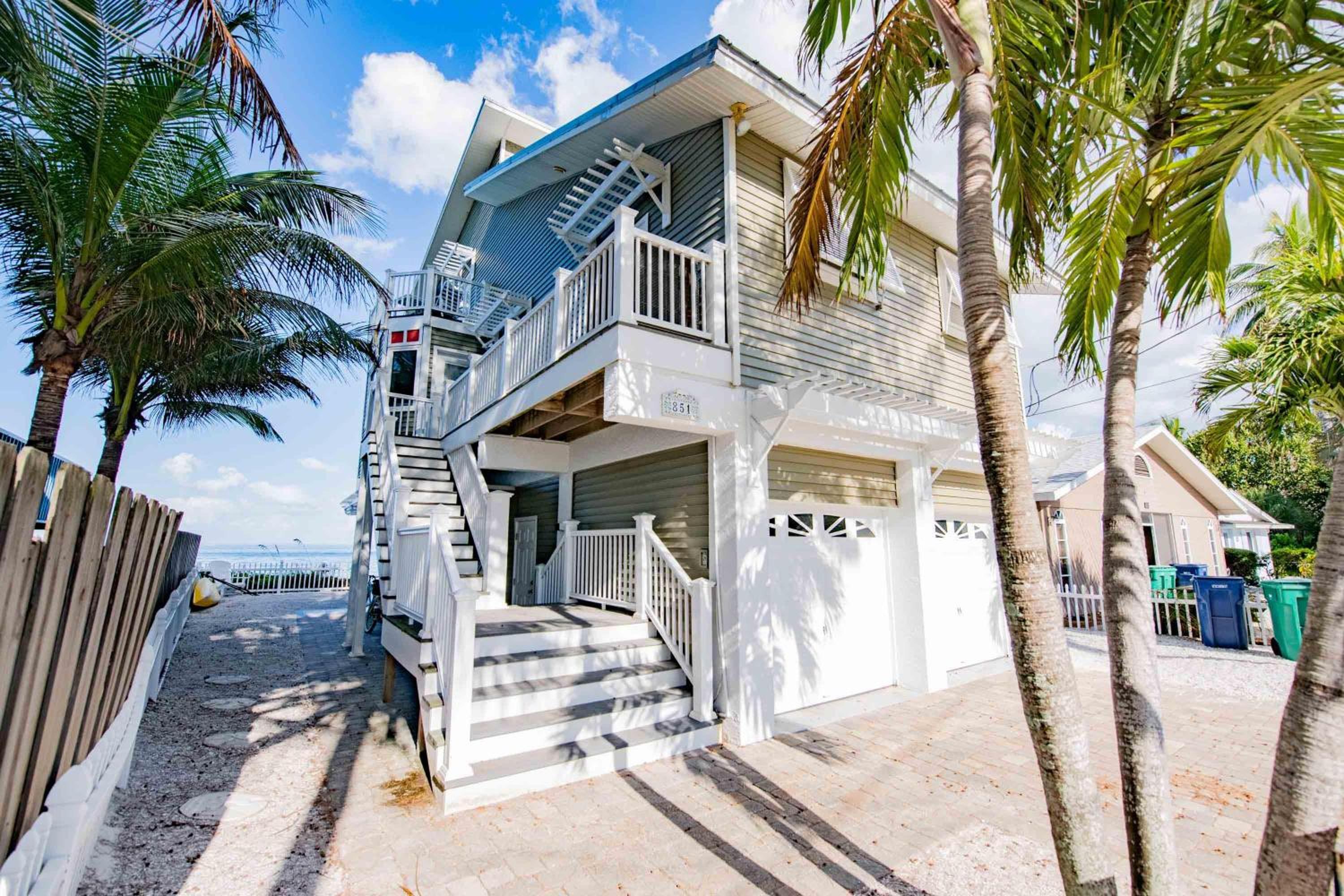 Hotel Seaside - Image 1