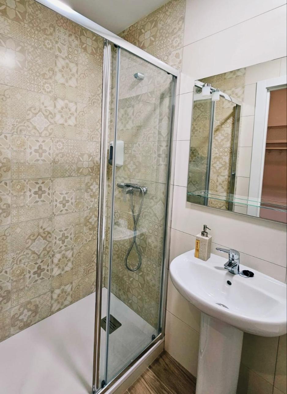HOSTAL ANDREA GRANVIA
