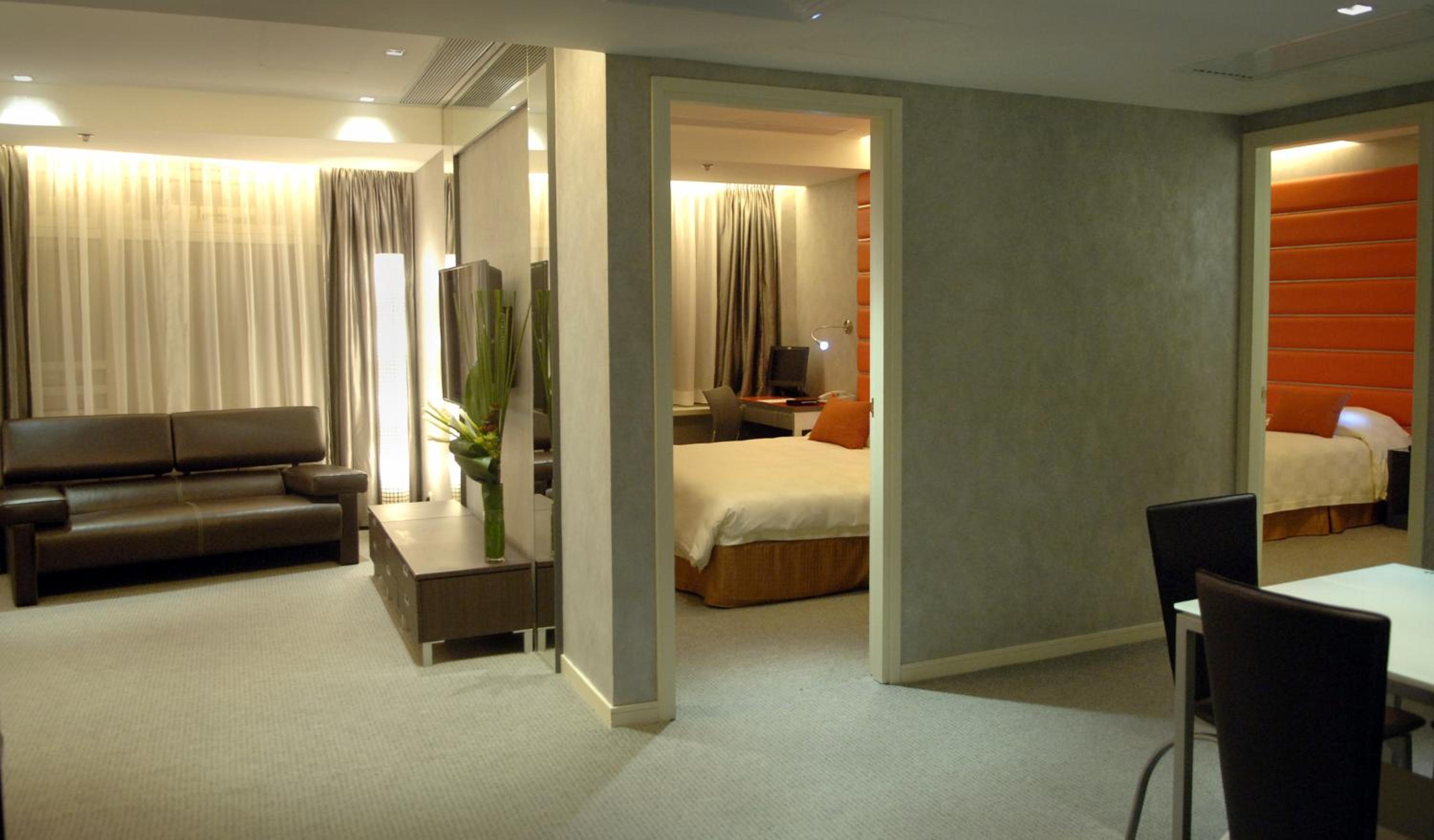 Cosmo Hotel Hong Kong 3