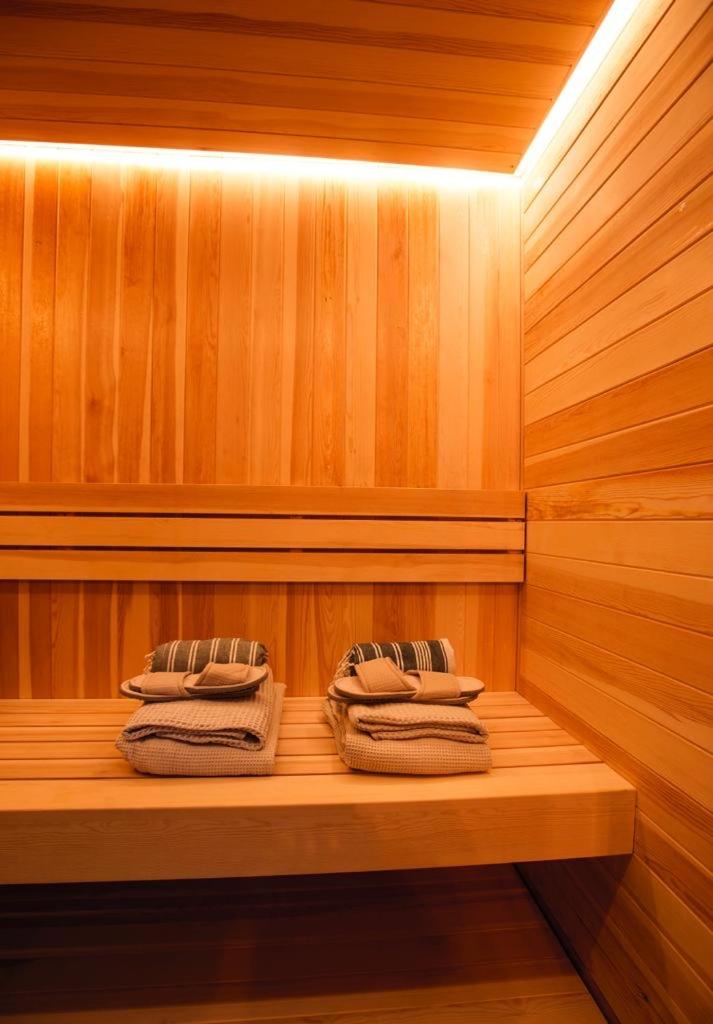 Modernes, ökologisches Design Ferienhaus in der Eifel Vulkaneifel I 2 Schlafzimmer, Sauna, Yoga & Kaminofen, schnelles WLAN & Arbeitsplatz
