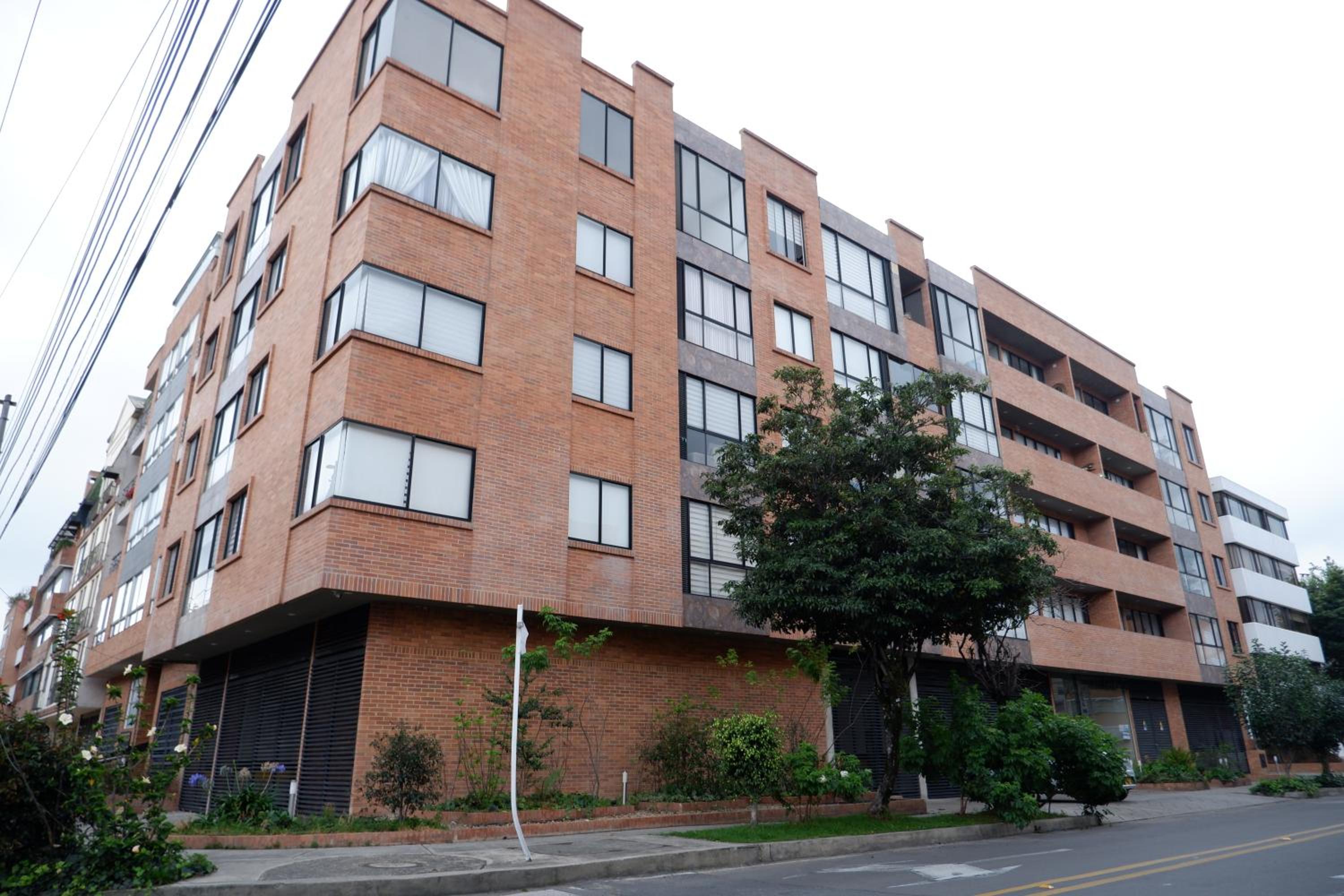 The Petit Flat - Bright & stylish studio apartment near Unicentro