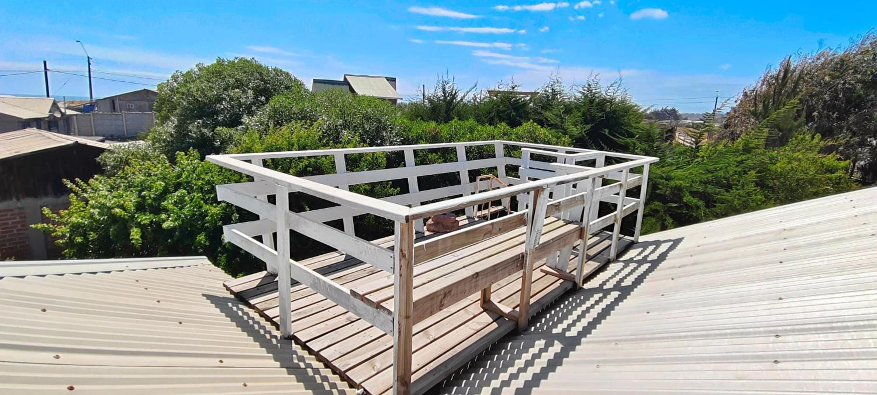 Encantadora Casa con Balcón a Pasos del Mar