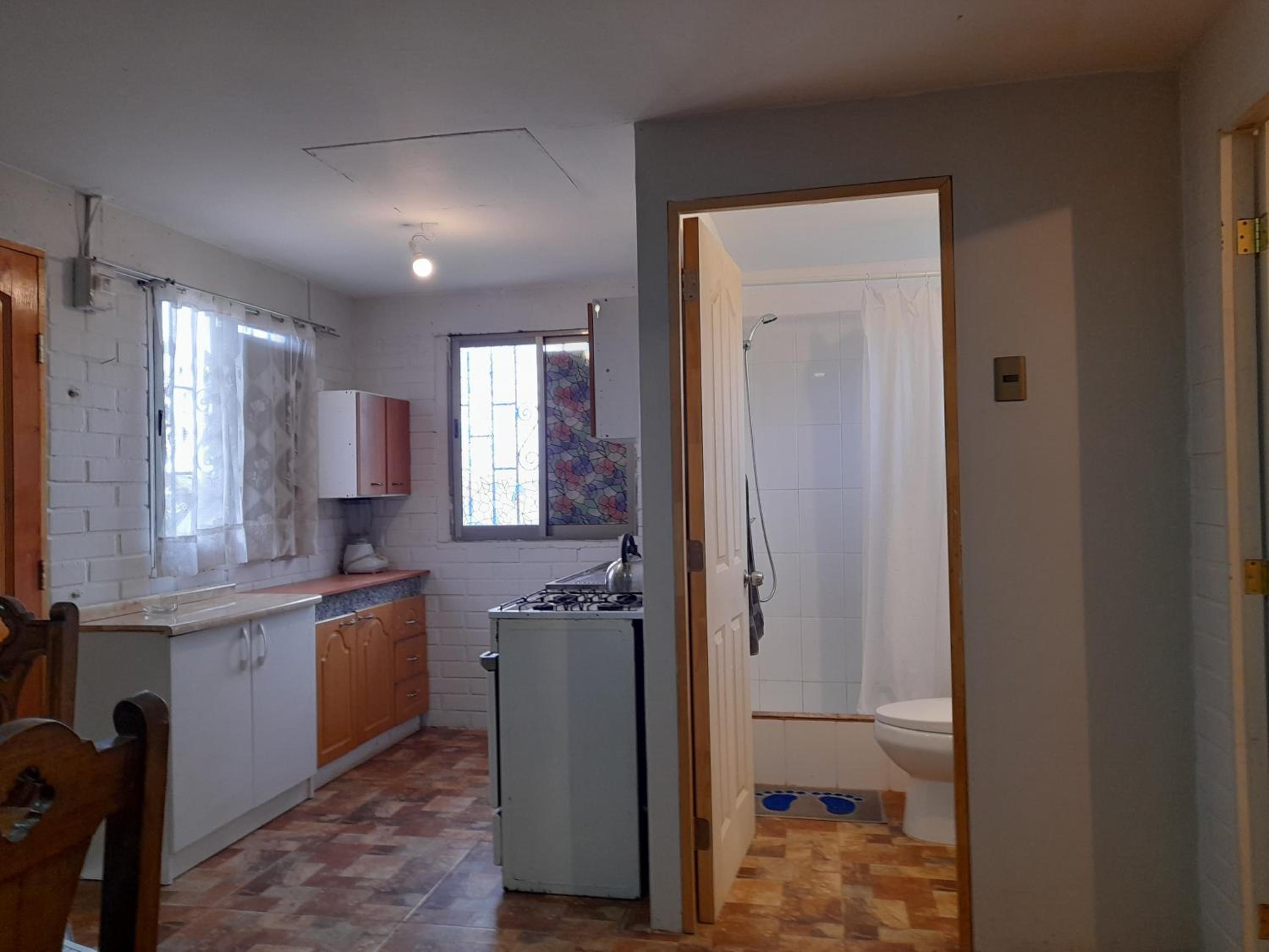 Encantadora Casa con Balcón a Pasos del Mar