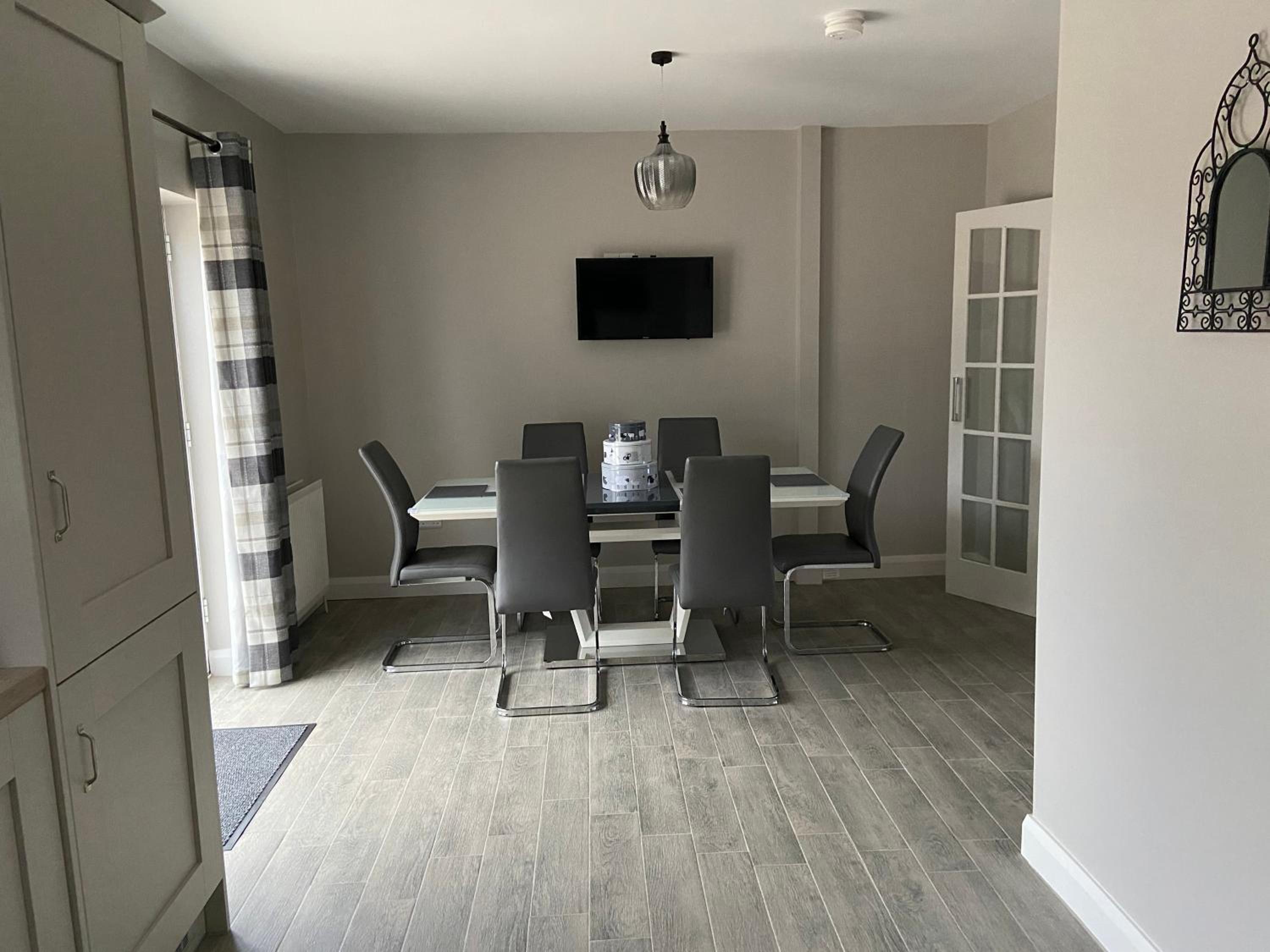 Hotel Drumnieve Lodge - Image 1