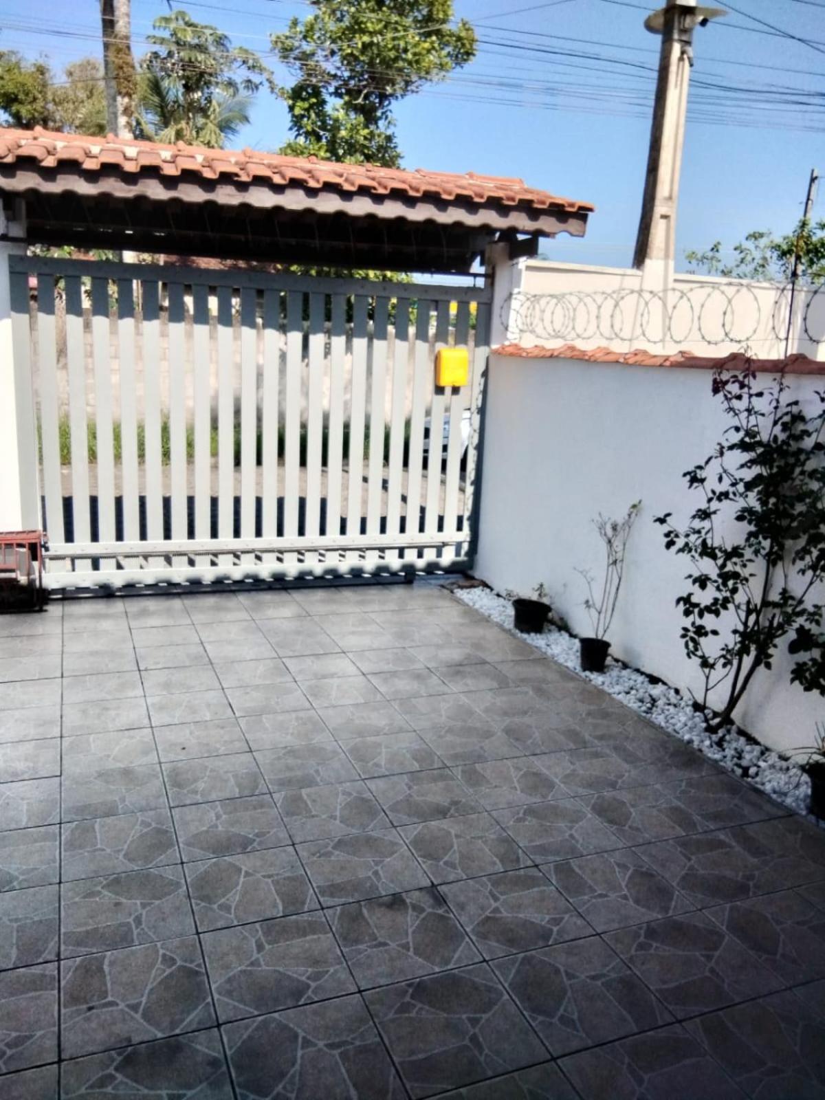 Casa próximo a praia com churrasqueira e ar condicionado!
