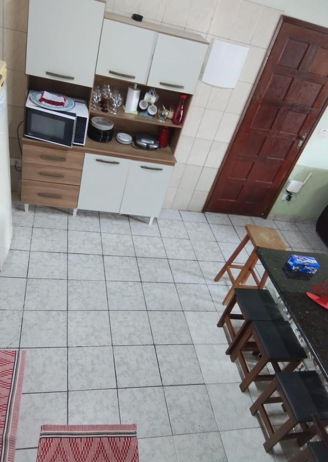 Casa próximo a praia com churrasqueira e ar condicionado!