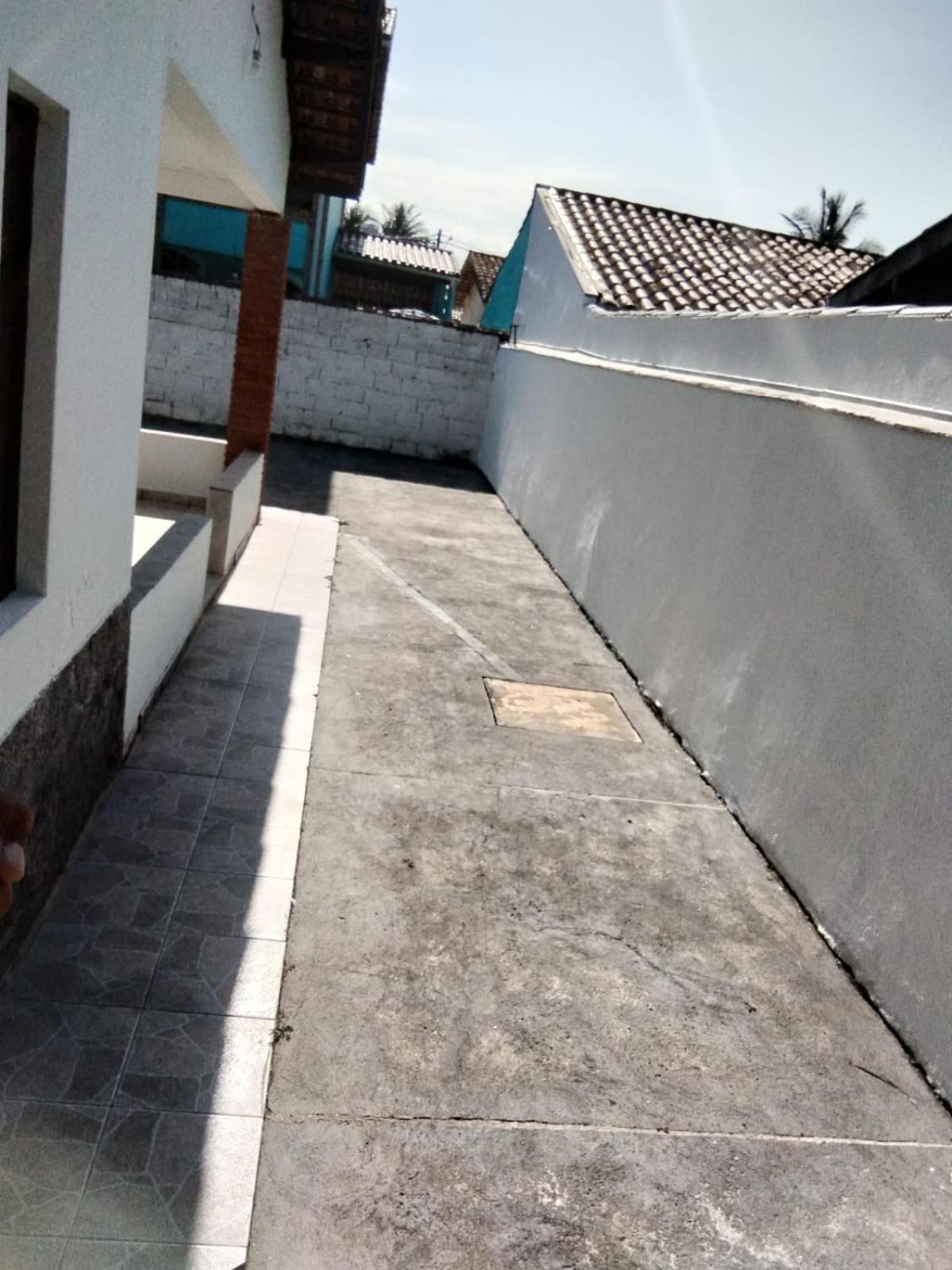 Casa próximo a praia com churrasqueira e ar condicionado!