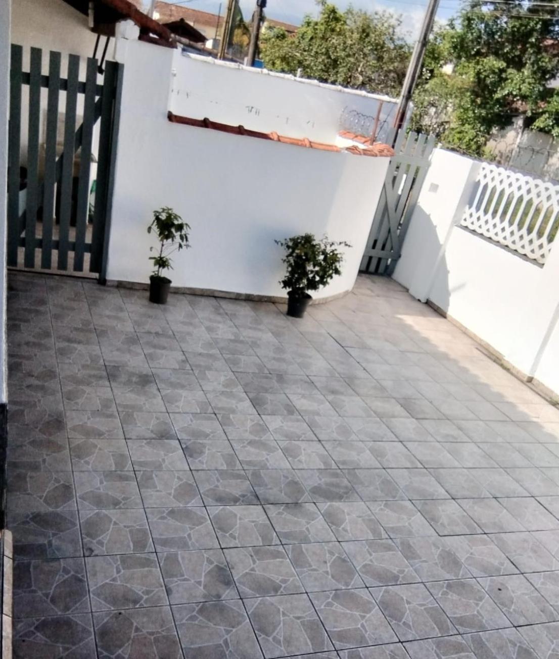 Casa próximo a praia com churrasqueira e ar condicionado!