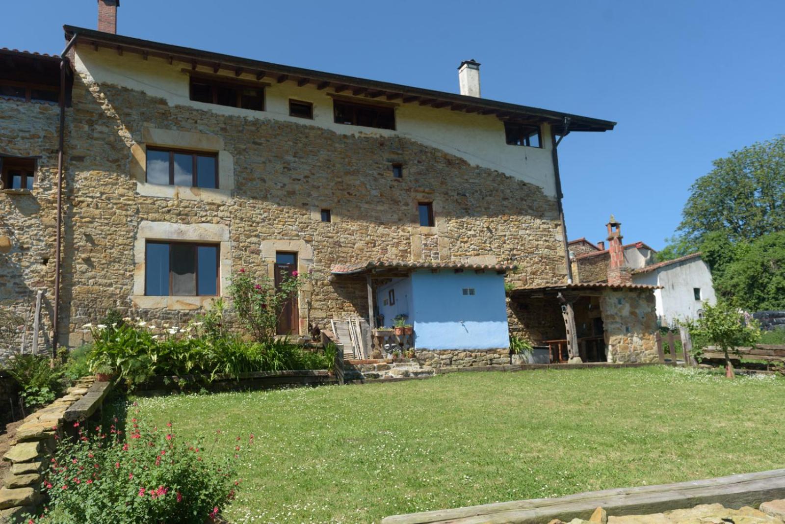 Conjunto Rural la Tejedora. Albergue y estudios familiares.