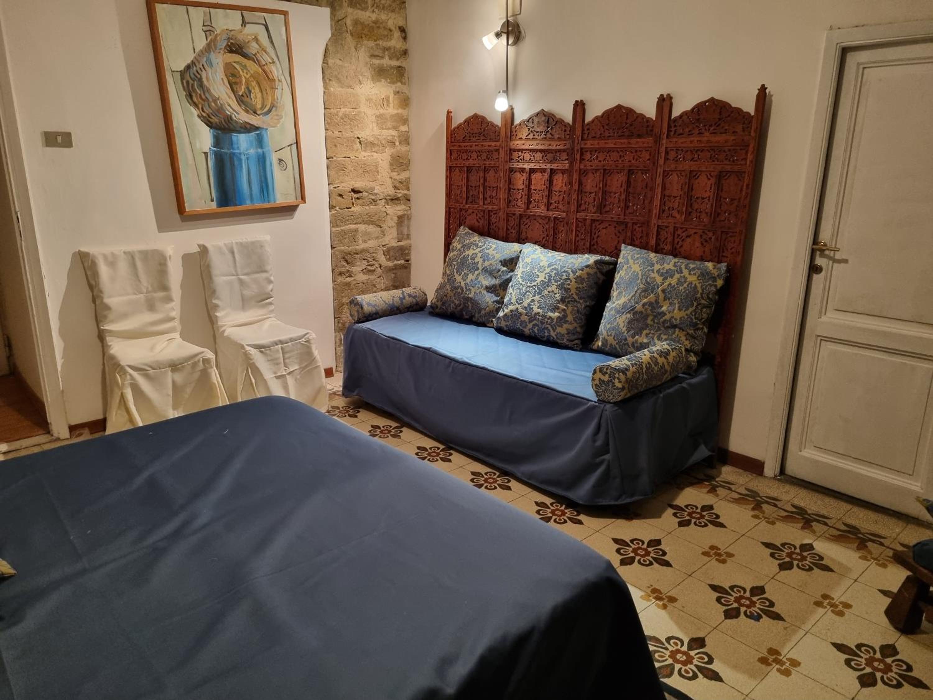 LA SEDE DELL'ARTE Monolocale Studio e Camere in Torre Medievale vicino a Duomo e Piazza Signoria