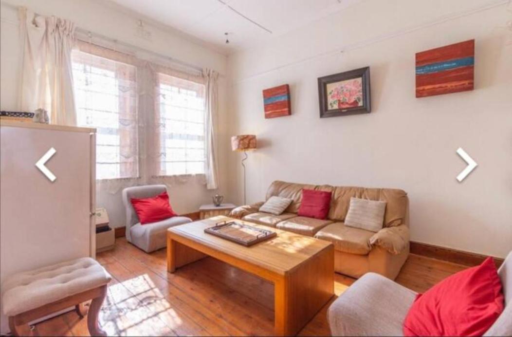 Bo Kaap: 5 Bedroom guest house view 3