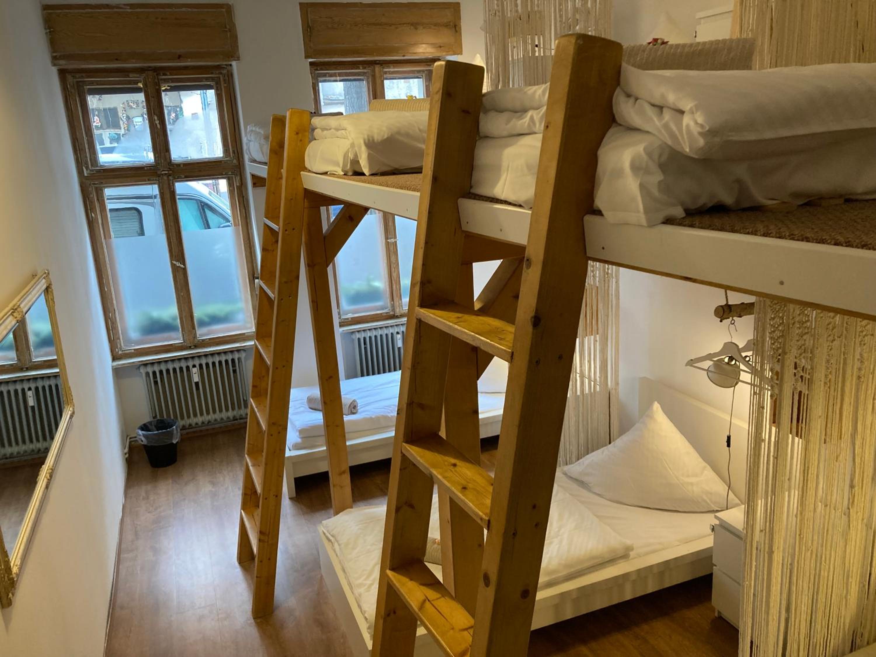 Minimal Hostel No 41