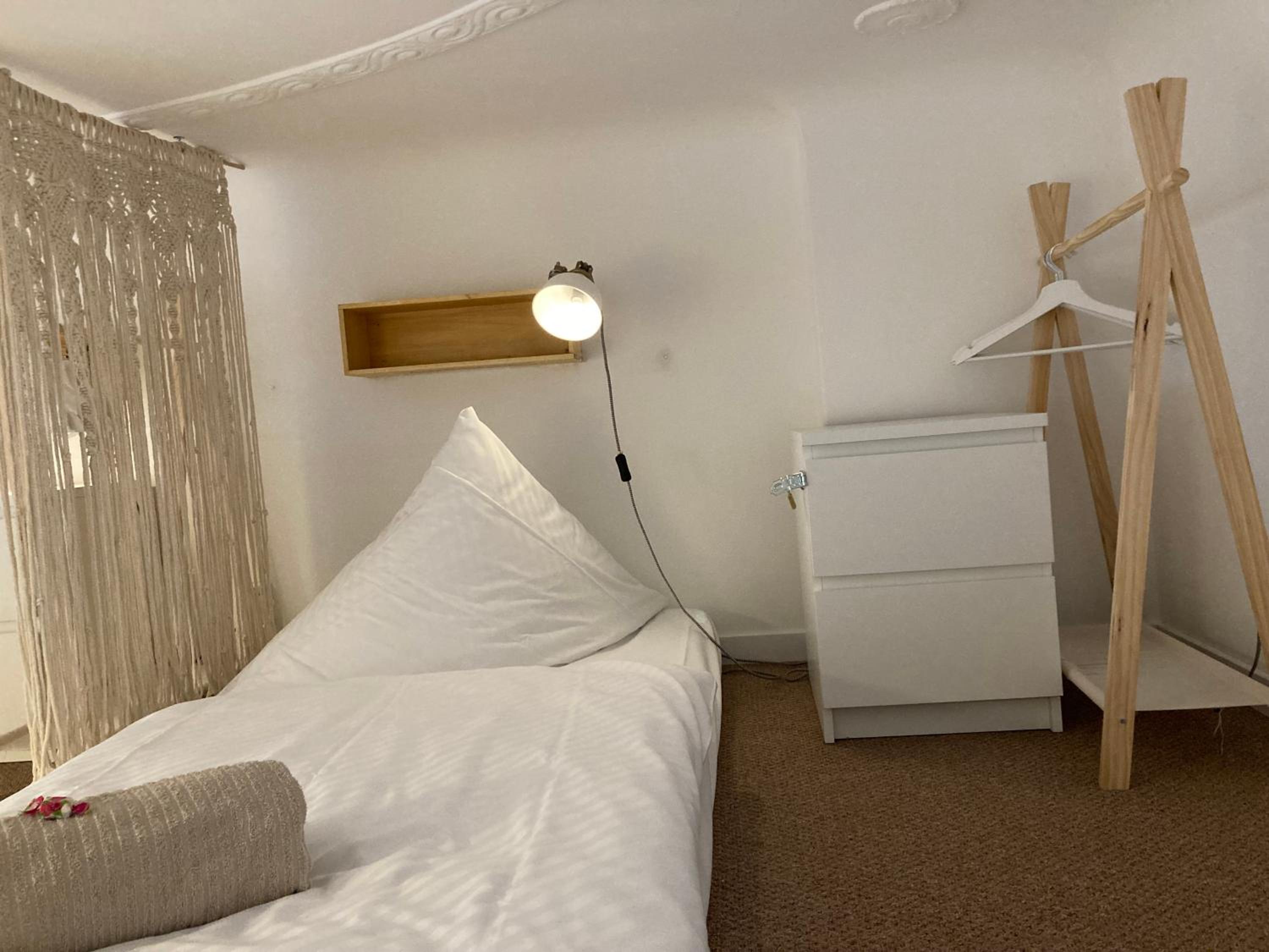 Minimal Hostel No 41