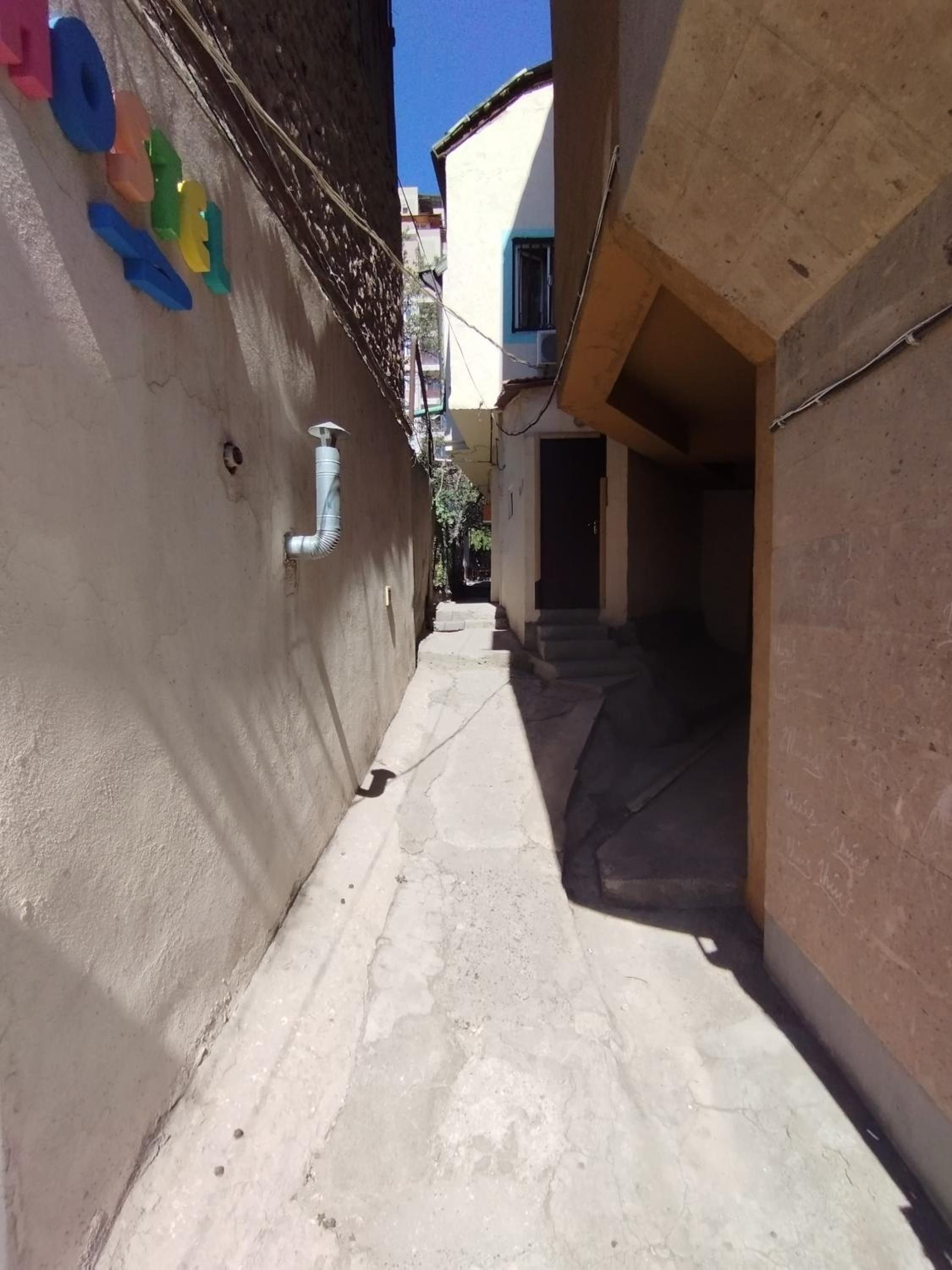 Wooden_Room_Hostel