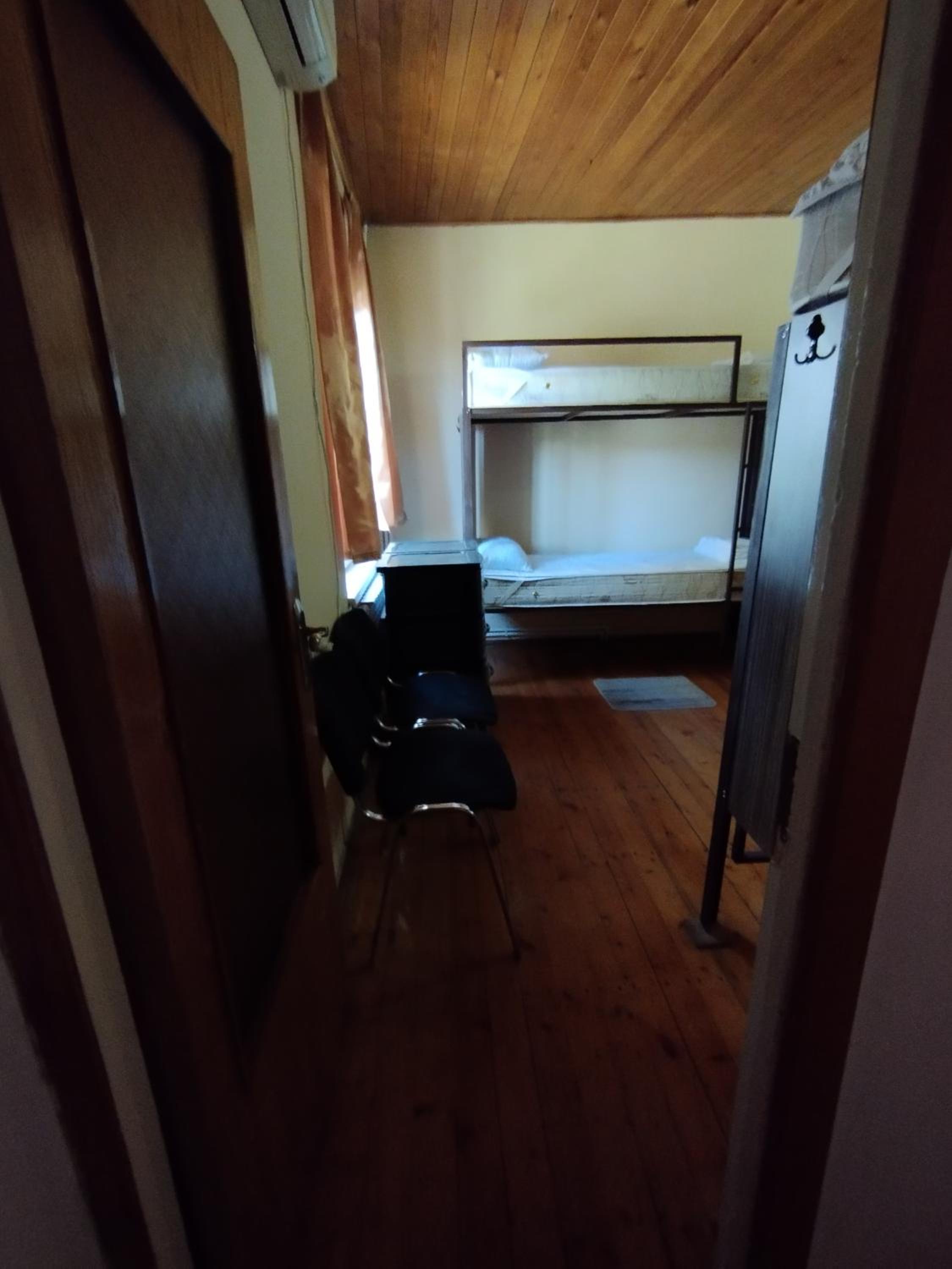 Wooden_Room_Hostel