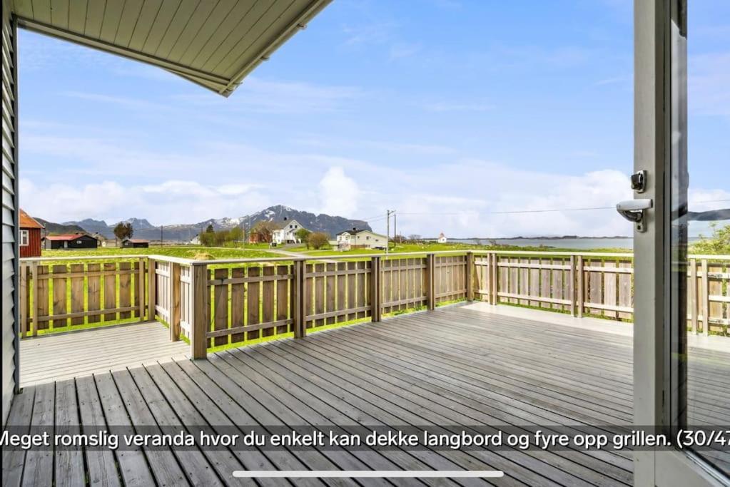 Strandhus med panoramautsikt view 4