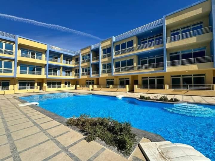 Mirage bay hotel Beach and aqua park #apartment view 3