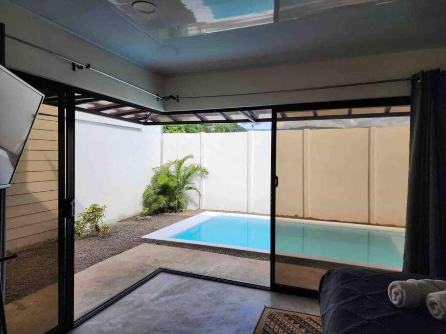 Private pool & rooftop patio Hot tub, AC, WI-FI