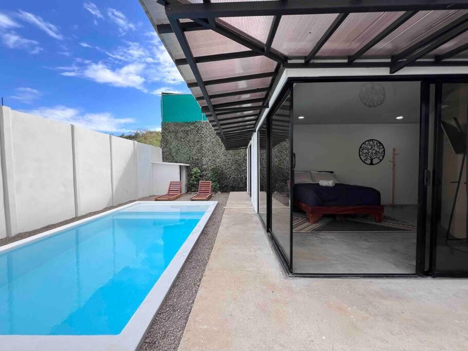 Private pool & rooftop patio Hot tub, AC, WI-FI