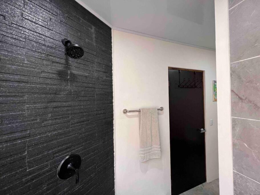 Private pool & rooftop patio Hot tub, AC, WI-FI
