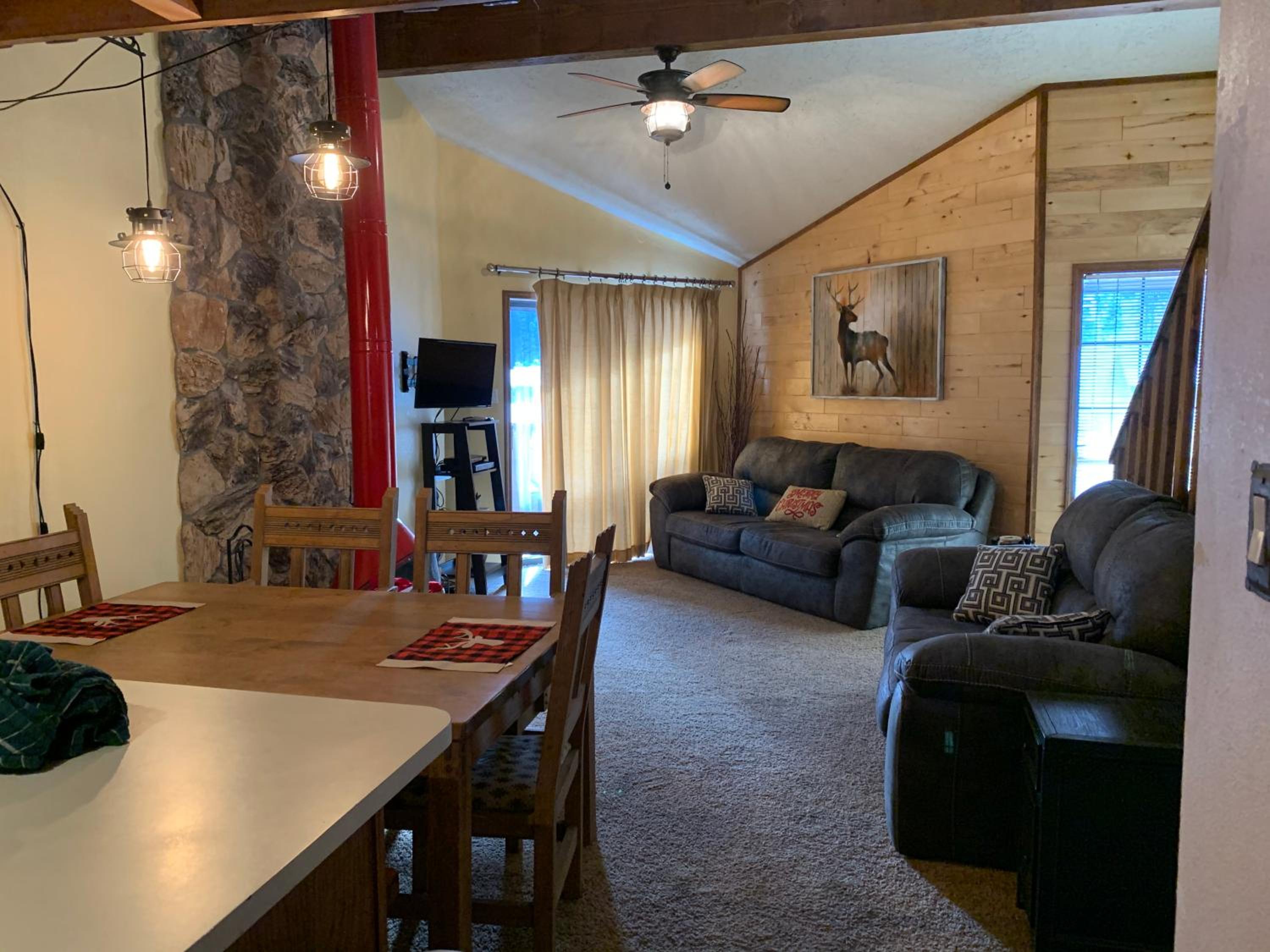 Riverbend 7- Full Property On The River view 3
